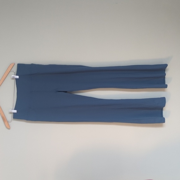 NWT HALARA Misty Cyan Blue Leggings, US L - Picture 1 of 5